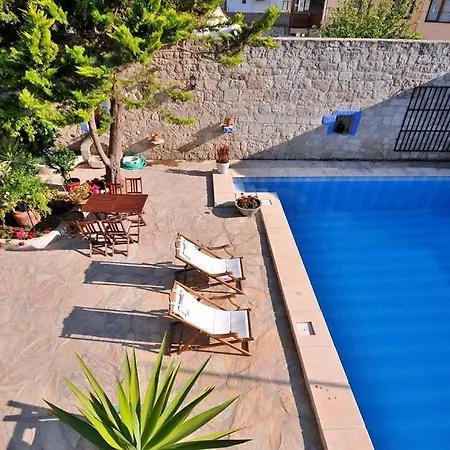 بيت ريفي 1882 (adults Only) 4*